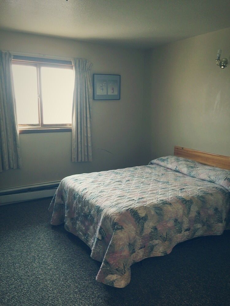 Wakiki Motel&Lounge Meadow Lake Buitenkant foto